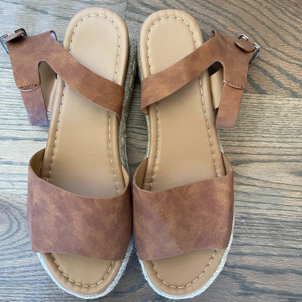 Sandles size 8.5